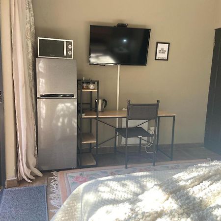 Aloe Guesthouse Klerksdorp Esterno foto
